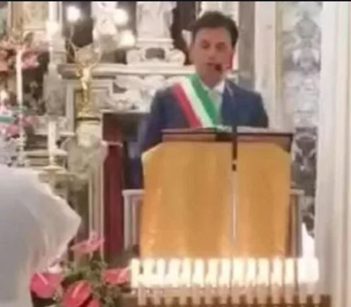 Libero: il sindaco di Ercolano, per risolvere la questione rifiuti, invoca la Madonna