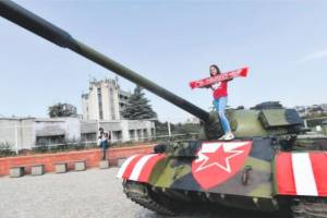 A Belgrado, allo stadio della Stella Rossa, spunta un blindato item-thumbnail