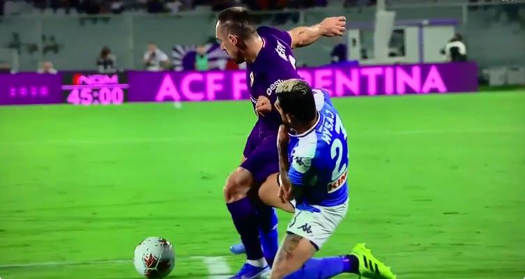 Gazzetta: gravi i due errori arbitrali su Mertens e Hysaj. Penalizzata la Fiorentina