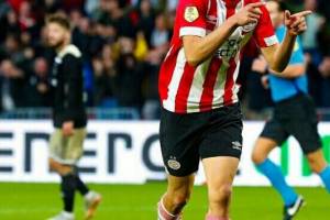 Sky: Visite mediche terminate per Lozano, in serata arriverà a Napoli item-thumbnail