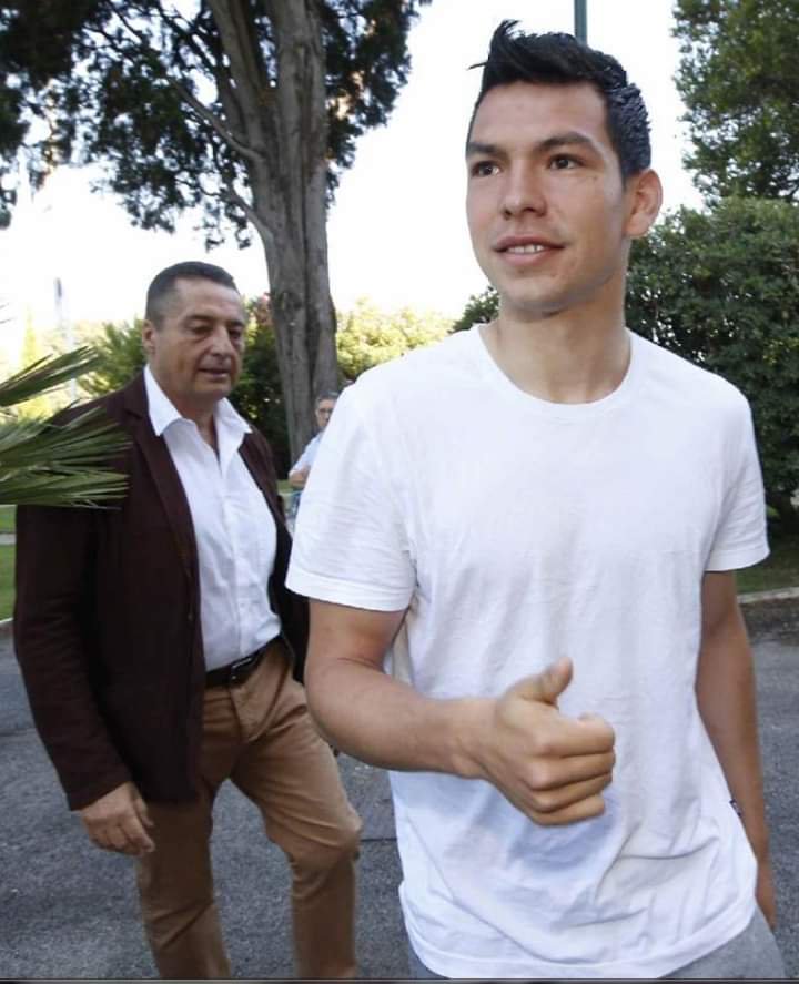 Lozano a Villa Stuart per le visite mediche prima di firmare il contratto con il Napoli