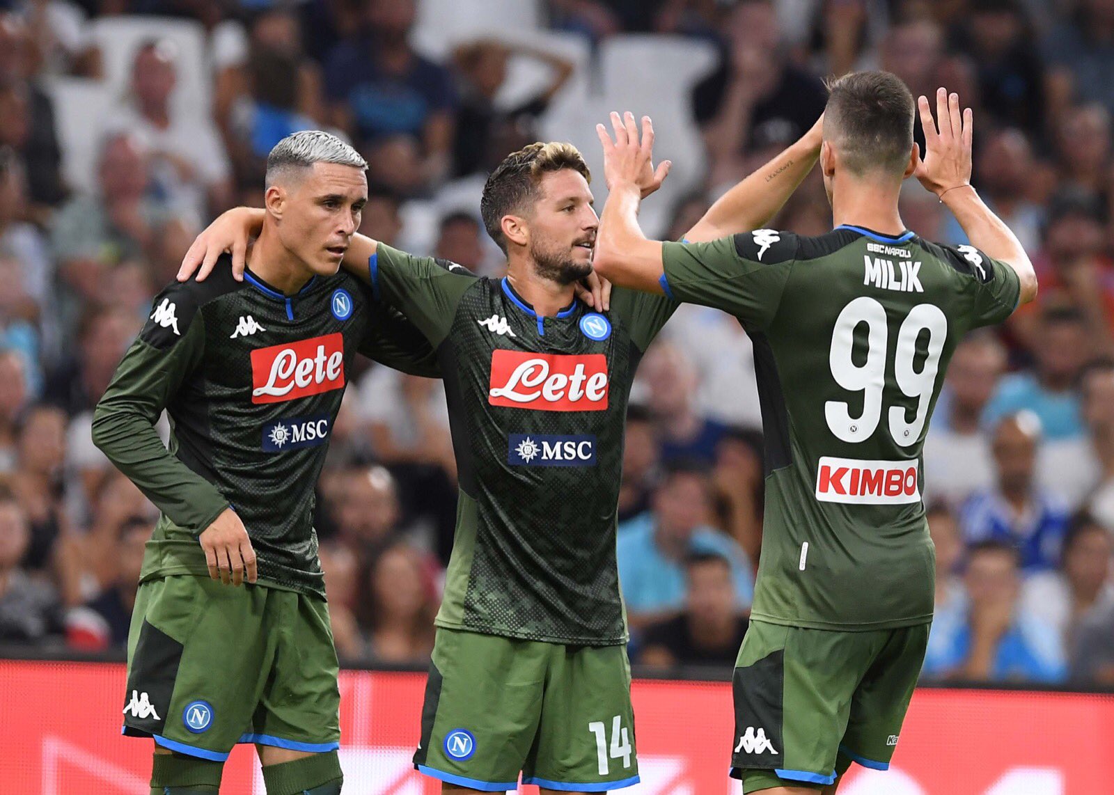 Il Napoli dovrà cambiare l’attacco e non sa ancora bene cosa mettersi