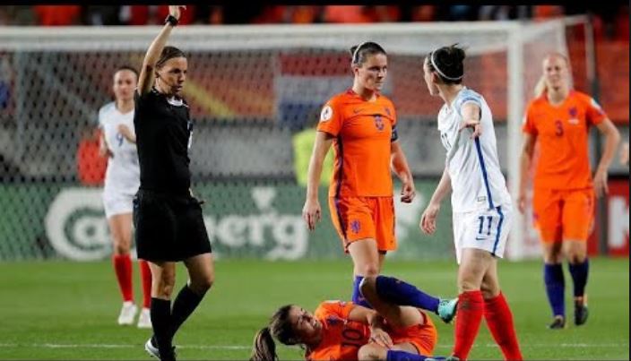 Stephanie Frappart: “Non sono un alibi per la causa femminile. Qui per le mie capacità” Stephanie Frappart: “Non sono un alibi per la causa femminile. Qui per le mie capacità”