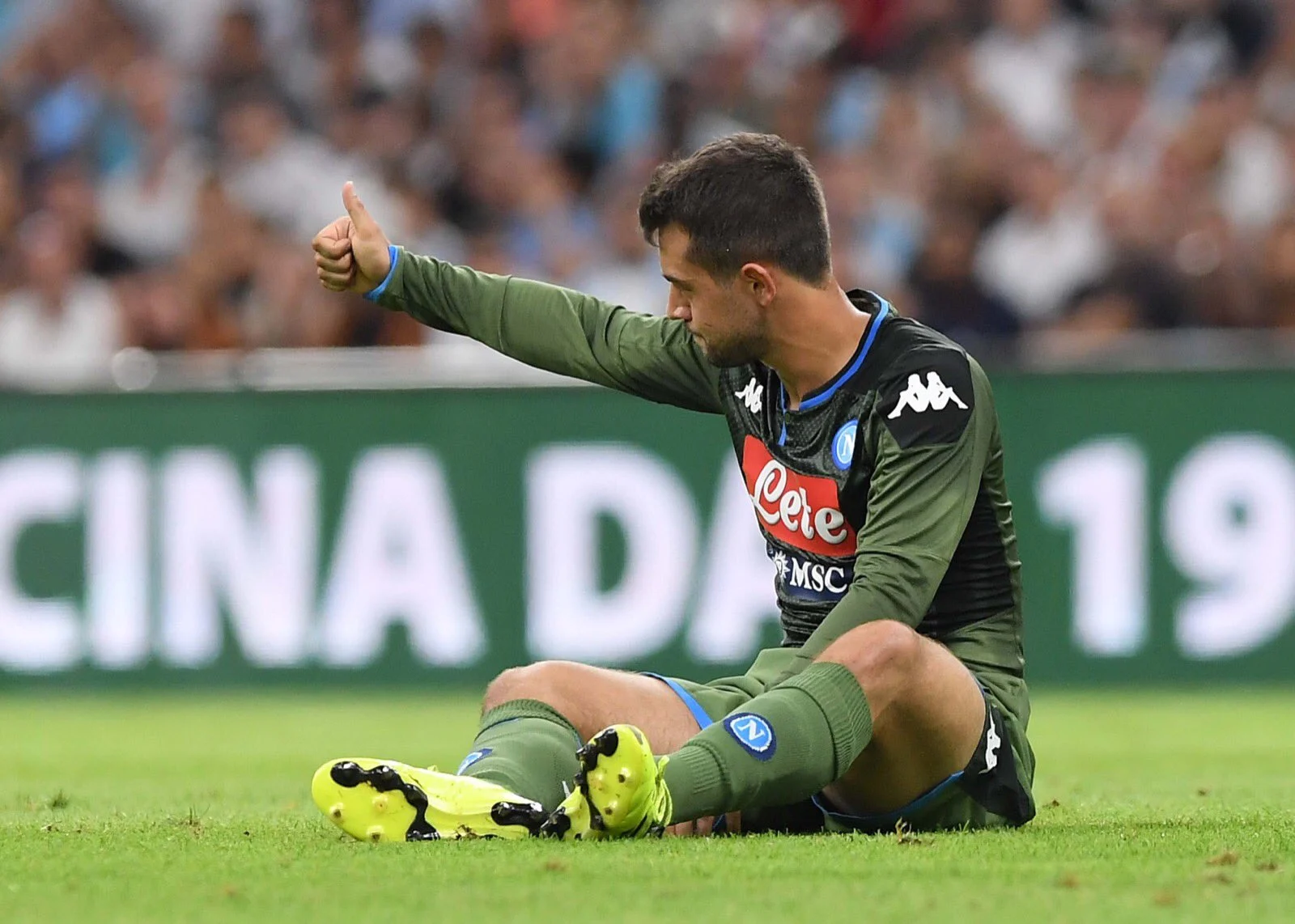 il napoli valuta di estromettere younes