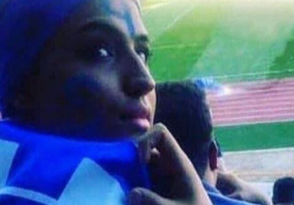 Iran, si dà fuoco la ragazza che aveva sfidato il divieto di accesso allo stadio per le donne