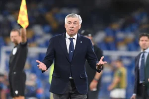 manifesto di Ancelotti a Napoli