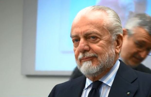 De Laurentiis: «Felici dell’arrivo di Osimhen. Al Lille 80 milioni, a lui tra i 4 e i 4,5 a stagione»