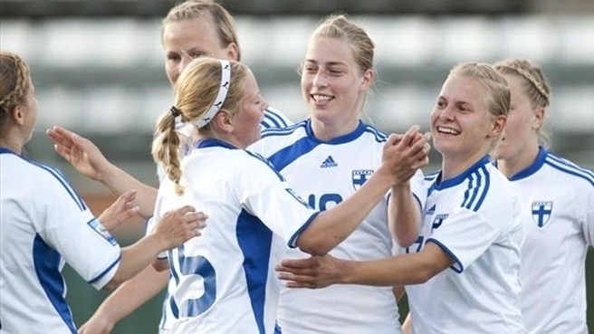 Per il calcio tedesco allenare una squadra femminile è una punizione. E scoppia la polemica Per il calcio tedesco allenare una squadra femminile è una punizione. E scoppia la polemica