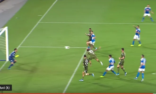 Gli errori del Napoli sul gol del Cagliari