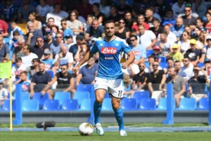 Il Napoli domina ma il primo tempo finisce 1-1
