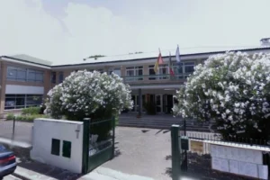 preside tullia zevi minigonna