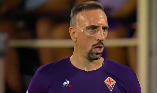 Dopo il furto, Ribery minaccia di lasciare Firenze: “La mia famiglia viene prima di tutto”