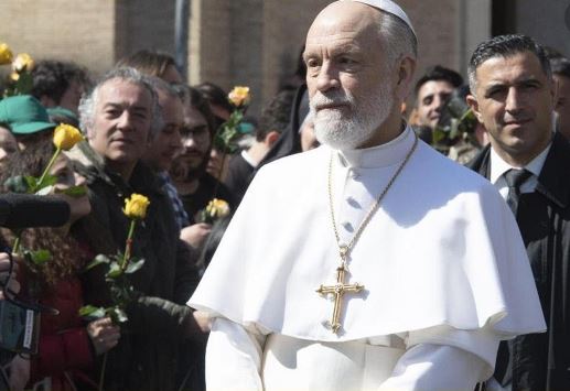 Libero stronca The New Pope: è un orrore. Serie blasfema, tra autoerotismo e droga Libero stronca The New Pope: è un orrore. Serie blasfema, tra autoerotismo e droga