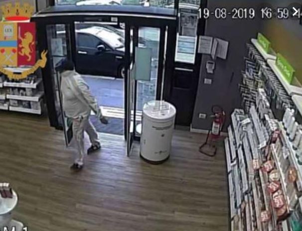 Arrestato ultrà (pluripregiudicato) dell’Inter. Ha rapinato tre volte la stessa farmacia Arrestato ultrà (pluripregiudicato) dell’Inter. Ha rapinato tre volte la stessa farmacia