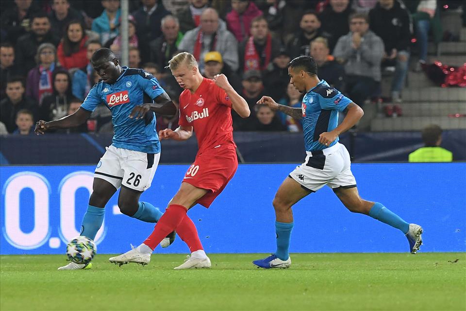Il Salisburgo si aspettava una squadra all’italiana, invece ha trovato il Napoli Il Salisburgo si aspettava una squadra all’italiana, invece ha trovato il Napoli