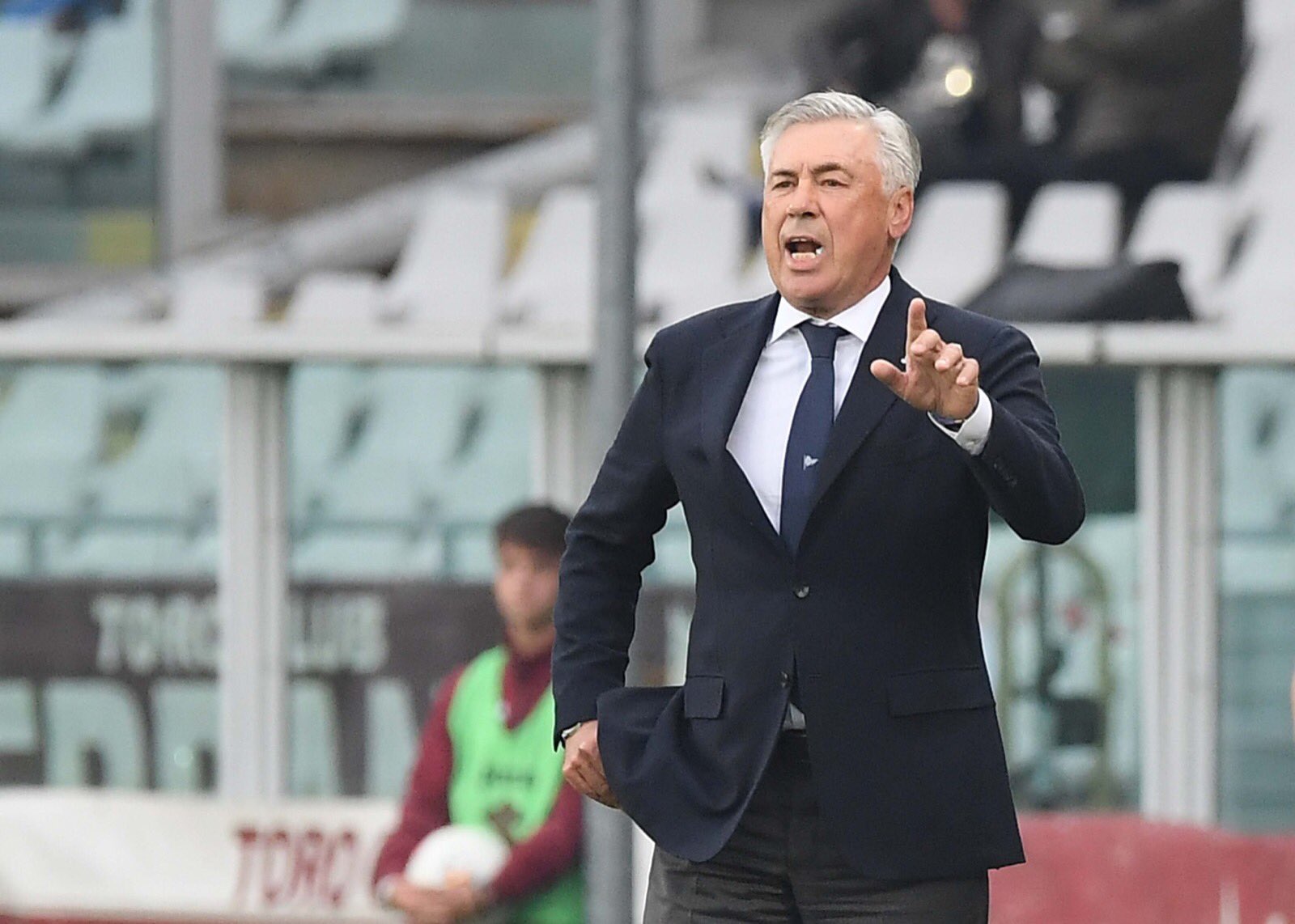 Ancelotti: «De Laurentiis si è complimentato, incontrerà i giocatori, è un segnale positivo»