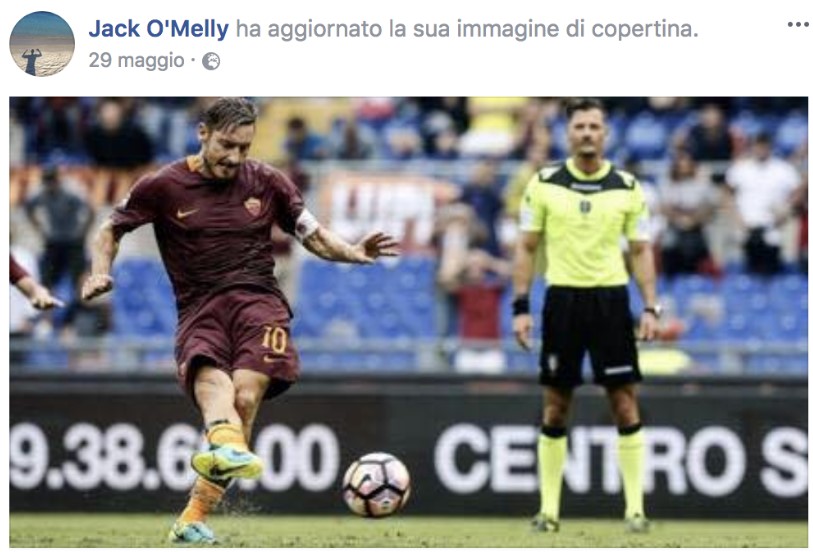Il precedente di Giacomelli e la sua pagina facebook con la foto di Totti