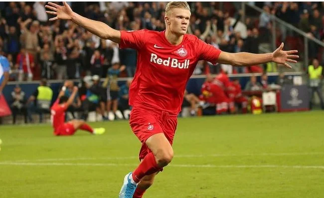 haaland è ufficialmente un giocatore del Borussia Dortmund
