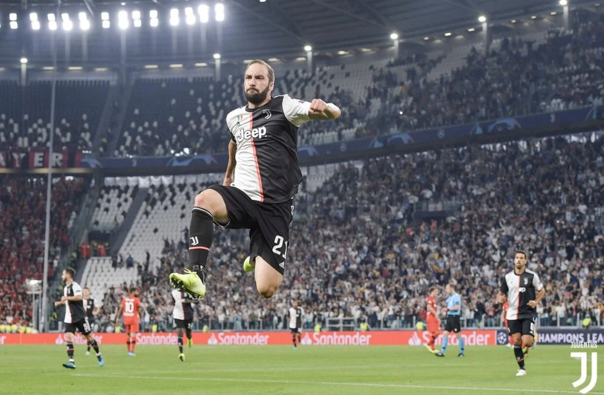 i fischi e gli attriti con De Laurentiis motivano Higuain