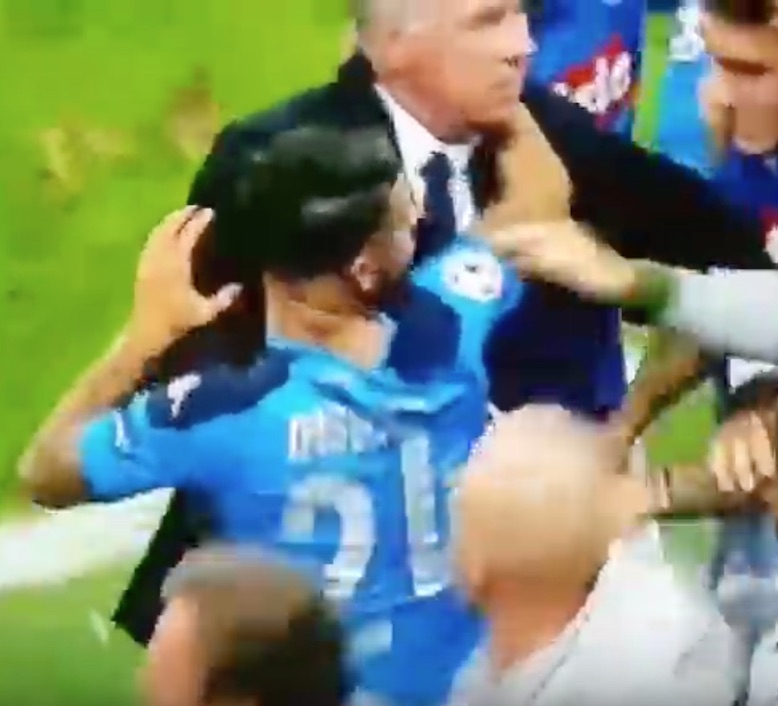 Insigne ha litigato con Ancelotti ed è ai margini. Poi Insigne segna, e si baciano, si amano