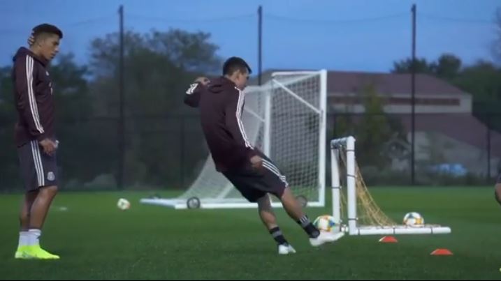 In Messico Lozano non perde il suo smalto (come nel Napoli) In Messico Lozano non perde il suo smalto (come nel Napoli)