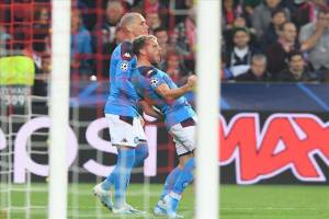 Libero: il malessere del Napoli è partito da Mertens e Callejon. Raiola lavora per portare via Insigne item-thumbnail
