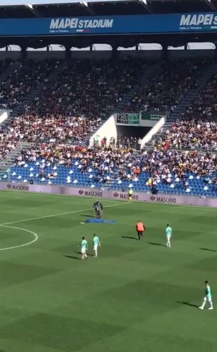 Daspo al paracadutista atterrato al Mapei Stadium durante Sassuolo-Inter