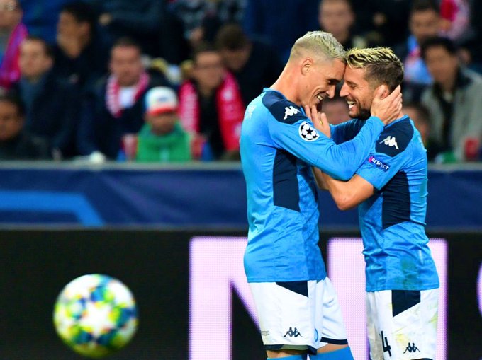 Il Napoli solo in vetta alla classifica del girone di Champions Il Napoli solo in vetta alla classifica del girone di Champions