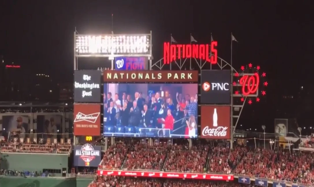 Trump contestato alle World series