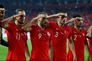 Libero sui giocatori pro Turchia: lo fanno perché ci credono o temono ritorsioni? item-thumbnail