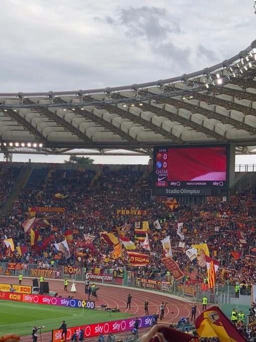 Napoli-Roma, Rocchi interrompe la partita per cori discriminatori Napoli-Roma, Rocchi interrompe la partita per cori discriminatori