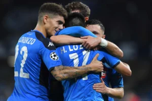 napoli rompe il ritiro
