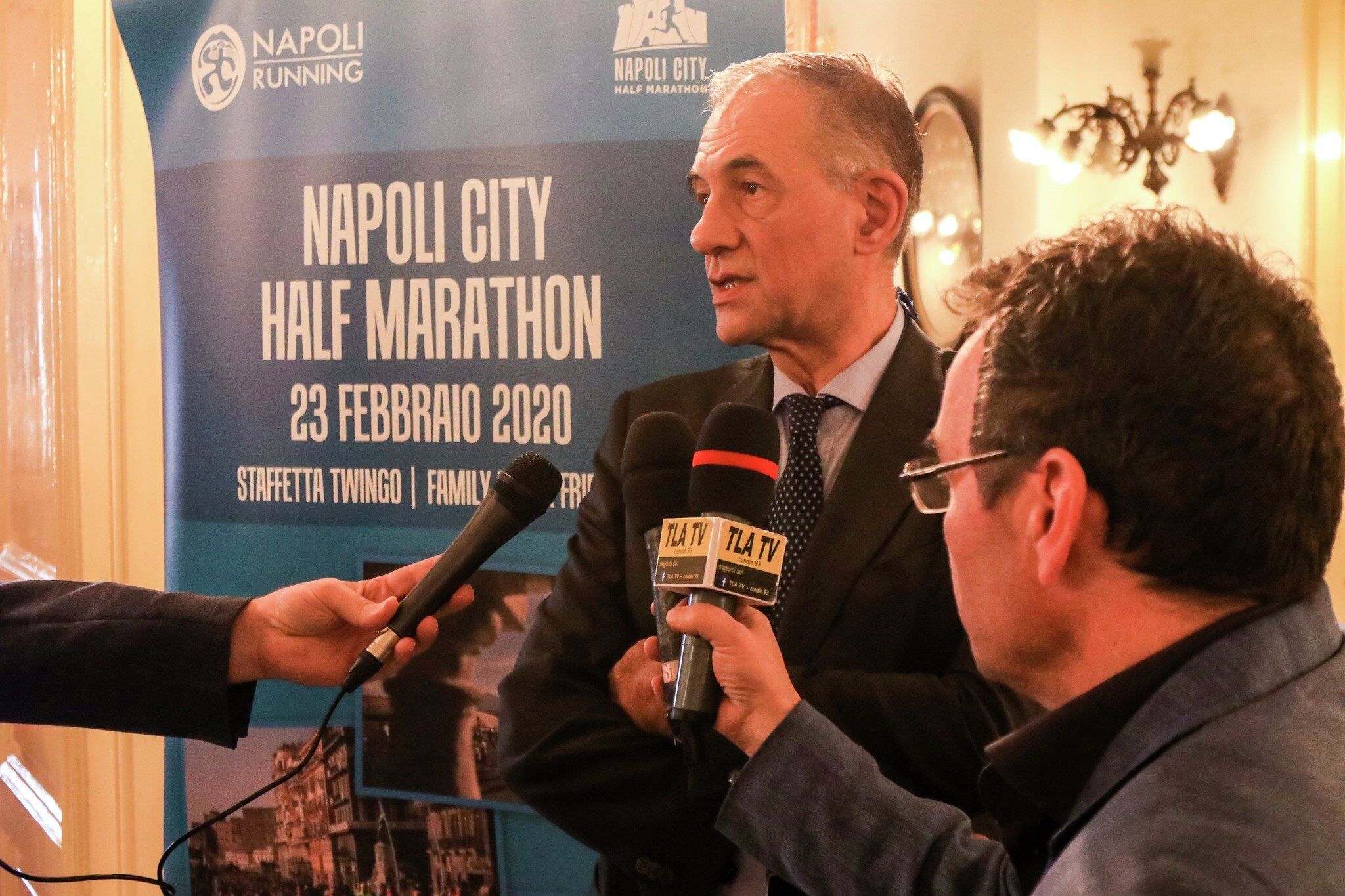 Napoli corre, e cresce di corsa. Domenica 23 febbraio la mezza maratona Napoli corre, e cresce di corsa. Domenica 23 febbraio la mezza maratona