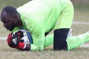 Emilia Romagna, insulti razzisti al portiere. Lui getta i guanti per terra e abbandona il campo item-thumbnail