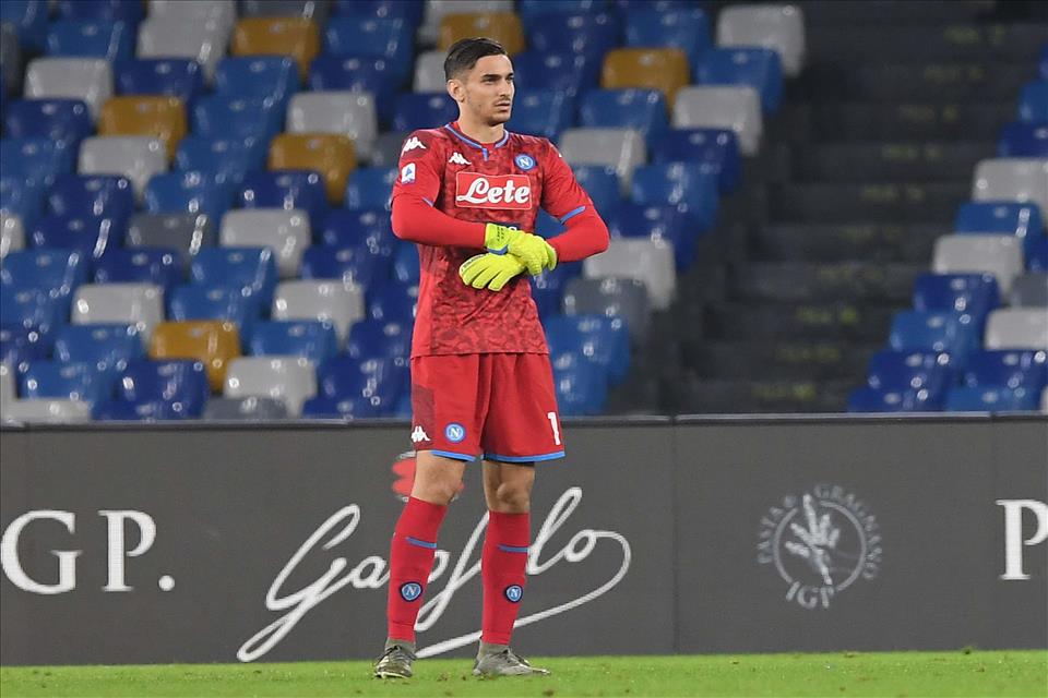 Che ce vulite fà? Simmo nate pe ssuffrí Che ce vulite fà? Simmo nate pe ssuffrí