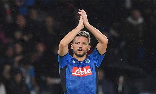 Milik si allena a parte, Mertens si scalda per Cagliari