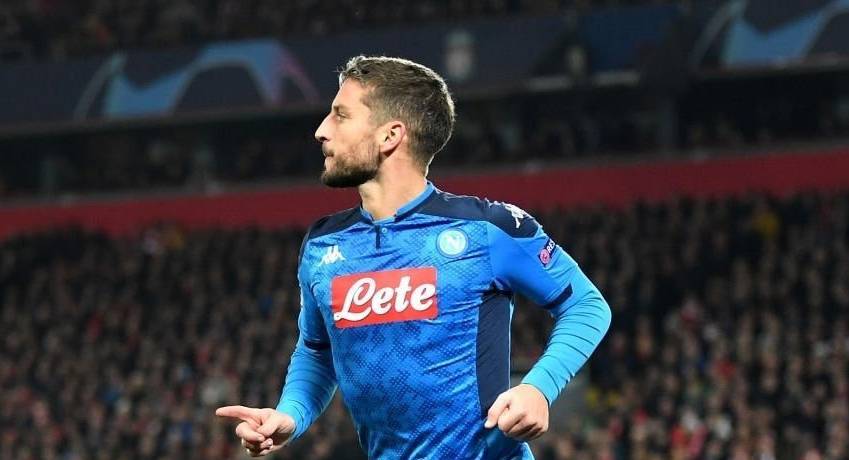 Mertens risponde ad Eriksen: 1-1 al 45′ tra Napoli e Inter