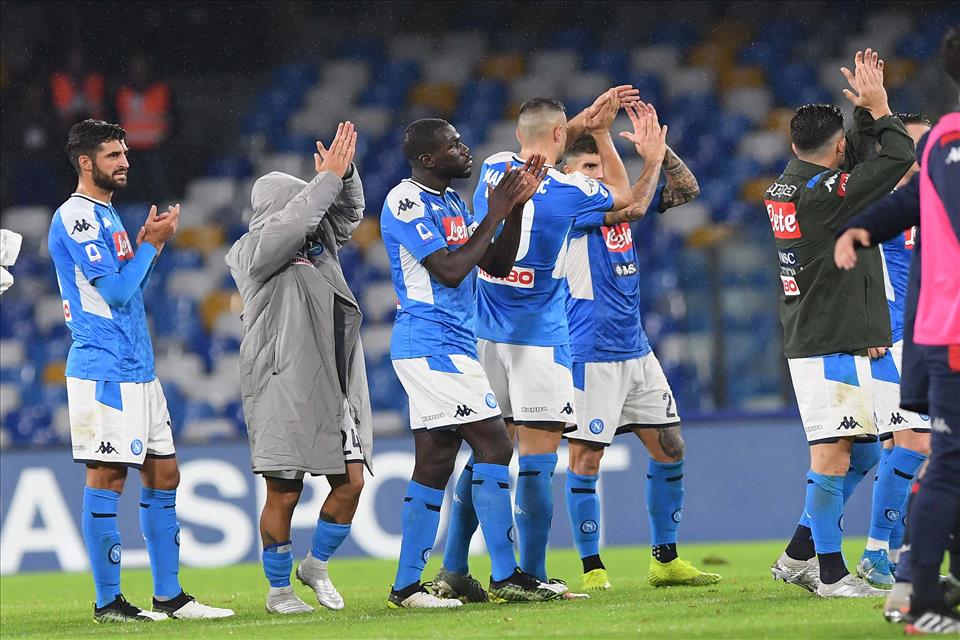 A Tokyo i tifosi del Napoli sono sbalorditi dall’assenza di inchino di scuse dei calciatori