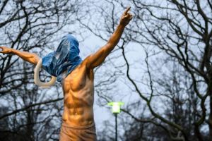 I tifosi del Malmoe vogliono spostare la statua di Ibrahimovic item-thumbnail