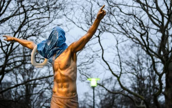 Malmoe spostare statua Ibrahimovic