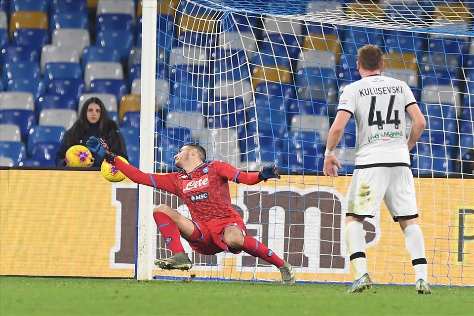 Le 10 cose da ricordare di Napoli-Parma (due sono parate di Meret) Le 10 cose da ricordare di Napoli-Parma (due sono parate di Meret)
