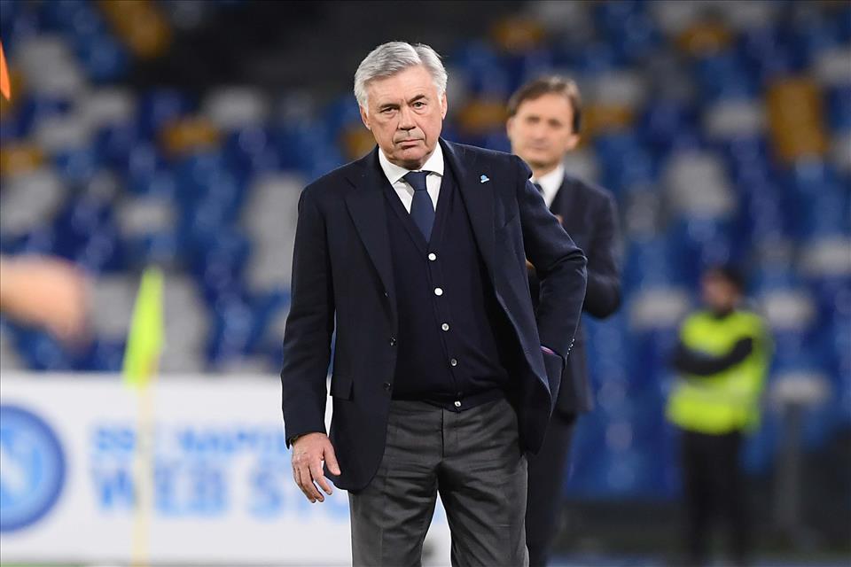 Comunicato del Napoli: Ancelotti ha deciso che da mercoledì la squadra sarà in ritiro