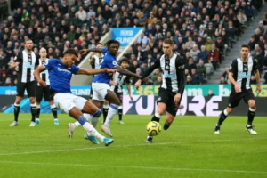 L'Everton perde partita (a Newcastle) e primato