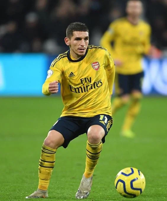 il napoli mette fretta all'arsenal