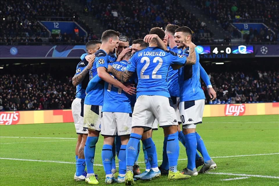 Napoli-Genk 4-0, pagelle / Addio Re Carlo, Napoli non ti ha meritato