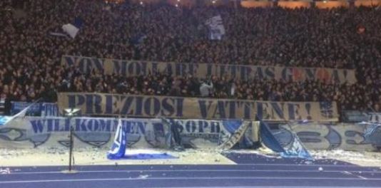 I tifosi dell’Hertha Berlino sono con la Nord del Genoa: “Preziosi vattene”