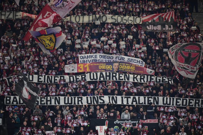 Alla Red Bull Arena i tifosi del Lipsia salutano Demme Alla Red Bull Arena i tifosi del Lipsia salutano Demme