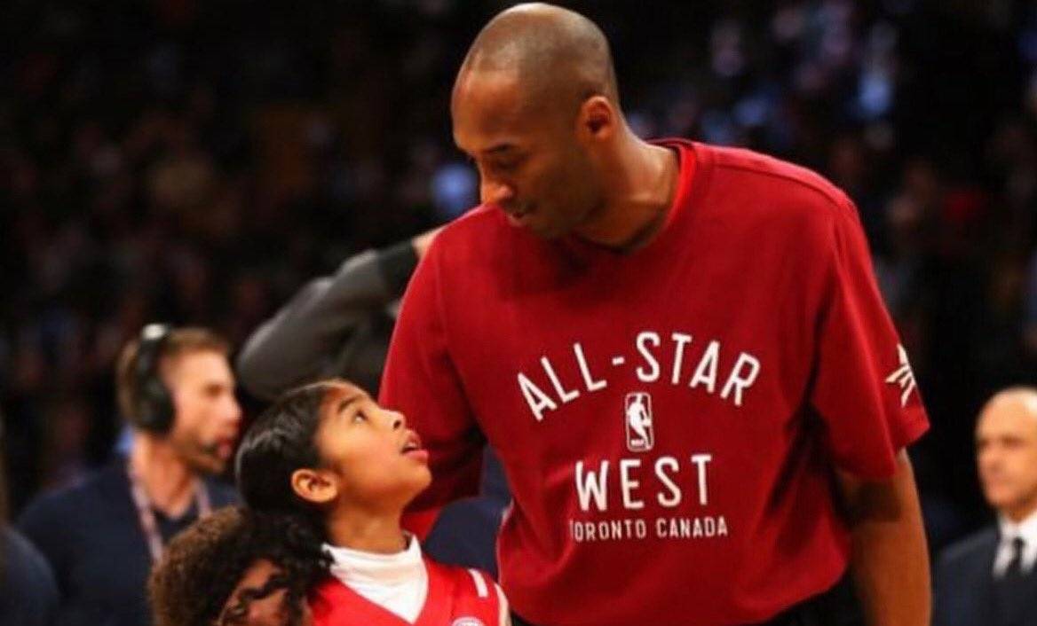 Schianto in elicottero, muore Kobe Bryant. Con lui la figlia di 13 anni Schianto in elicottero, muore Kobe Bryant. Con lui la figlia di 13 anni