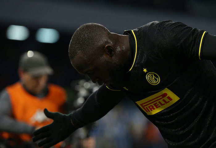 CorSport: l’Inter dovrà cedere due giocatori, ma vuole tenersi Lukaku, che valuta 120 milioni CorSport: l’Inter dovrà cedere due giocatori, ma vuole tenersi Lukaku, che valuta 120 milioni