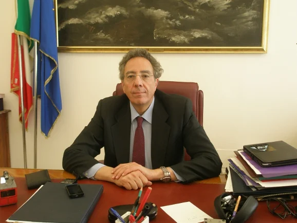 il prefetto di napoli